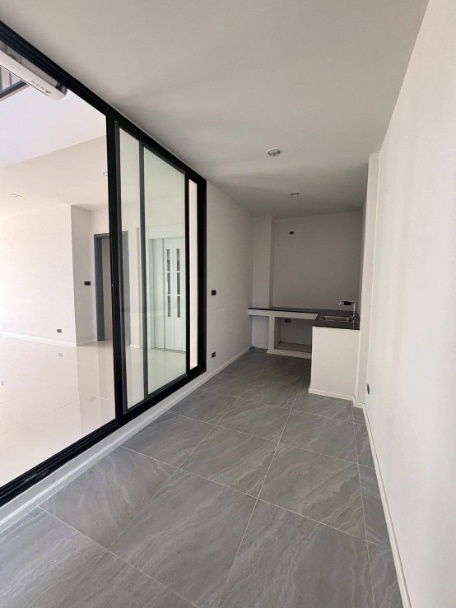 รูป ให้เช่า 𝐁𝐑𝐈𝐓𝐓𝐎𝐍 𝐋𝐚𝐝𝐩𝐫𝐚𝐨 𝟒𝟏 โฮมออฟฟิศสวยสไตล์อังกฤษ มี2สองตึกว่างพร้อมอยู่ค่ะ🌿💫 - รูปที่ 5/22