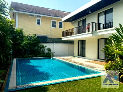 Houses for rent Makro Food Service Sukhumvit 71 : 🔼🔽 AccomA 📩 Family-friendly home with pool, mini field, and light-filled space (13002120)