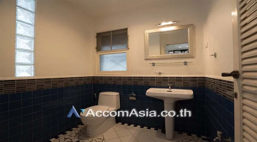 รูป 🔼🔽 AccomA 📩 Renovated house with garden and charming wood interiors (40181) - รูปที่ 14/17