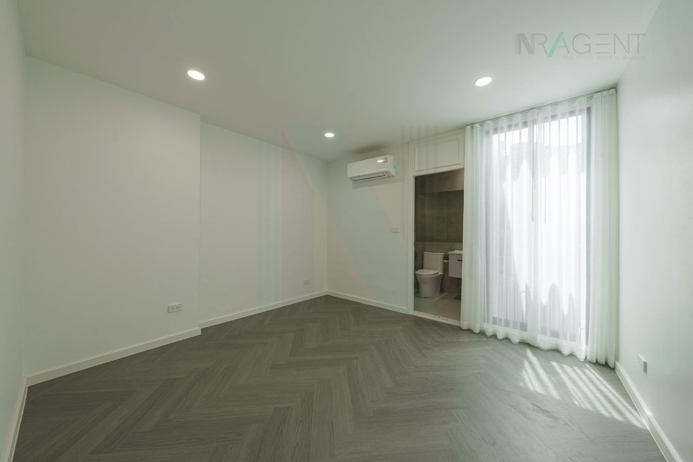 picture 📌 For Sell Town house KHLONGTAN NIVET 2-story 3 bedroom 4 bathroom - 7/8