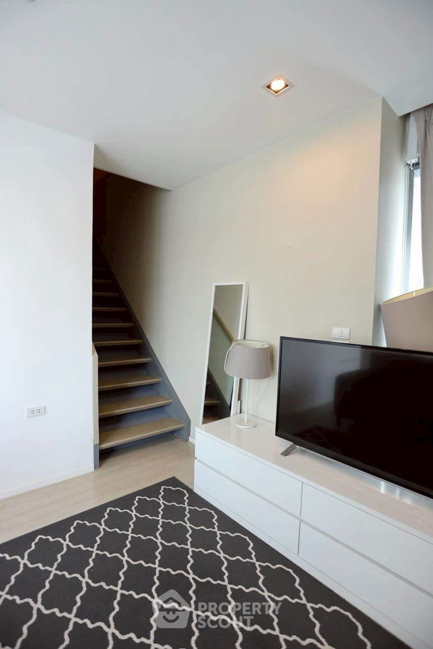 รูป คอนโด 2-ห้องนอน ที่ เดอะ รูม สุขุมวิท 21 ใกล้ MRT สุขุมวิท (ID 2475643) - รูปที่ 3/11