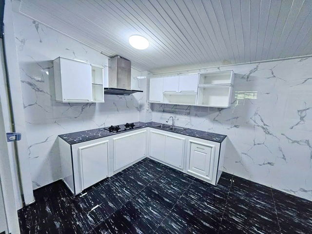 รูป สุขสวัสดิ์-พุทธบูชา โลตัส ประชาอุทิศ ให้เช่าทาวน์เฮ้าส์สุดหรู 2 ชั้น 4นอน 3 น้ำ 22 ตร.วา. 180 ตร.ม.. จัดเต็มเฟอร์ฯ ตลาดสดสมศรี 600 ม. - รูปที่ 5/8