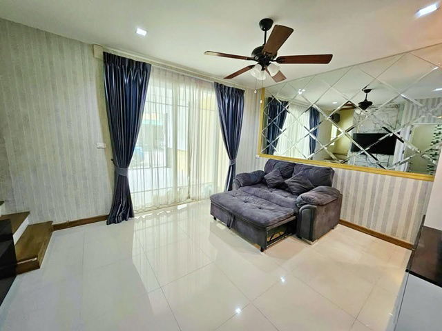 รูป สุขสวัสดิ์-พุทธบูชา โลตัส ประชาอุทิศ ให้เช่าทาวน์เฮ้าส์สุดหรู 2 ชั้น 4นอน 3 น้ำ 22 ตร.วา. 180 ตร.ม.. จัดเต็มเฟอร์ฯ ตลาดสดสมศรี 600 ม. - รูปที่ 4/8