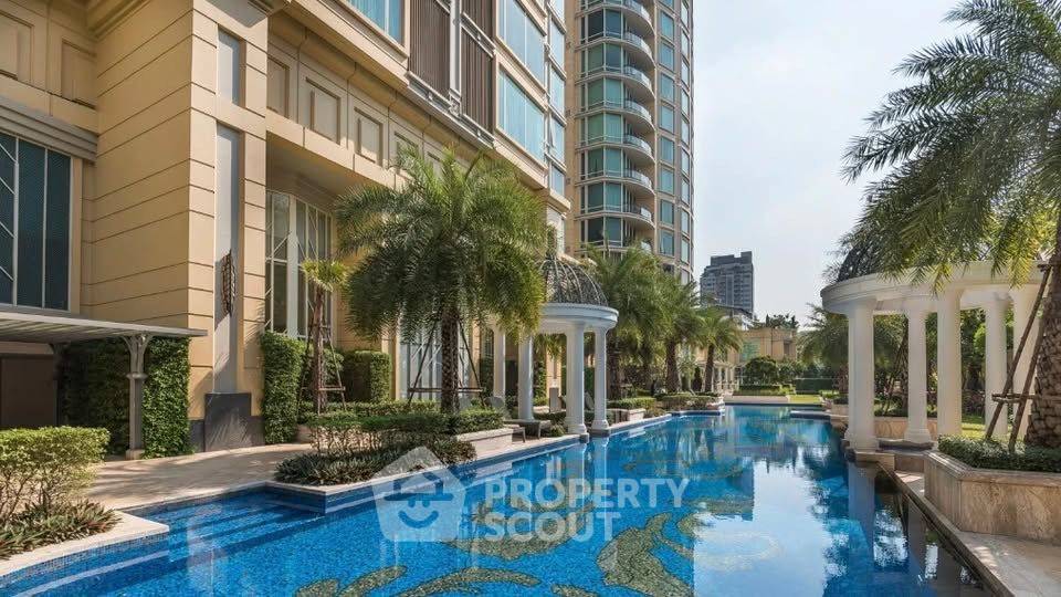 picture 3-BR Condo at Royce Private Residences near MRT Sukhumvit (ID 2474346) - 3/9