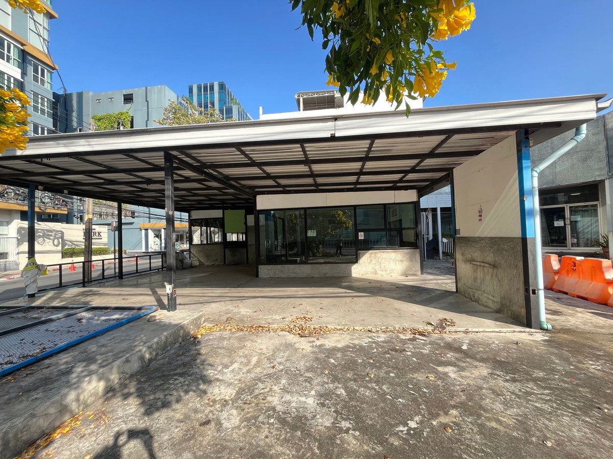 picture WS6062 ð·ïļ Corner plot of land for rent, 80 sq.wa. â Vibhavadi Rangsit 3, near BTS/MRT + parking lot for over 100 cars. Only 120,000 baht/month. - 5/14