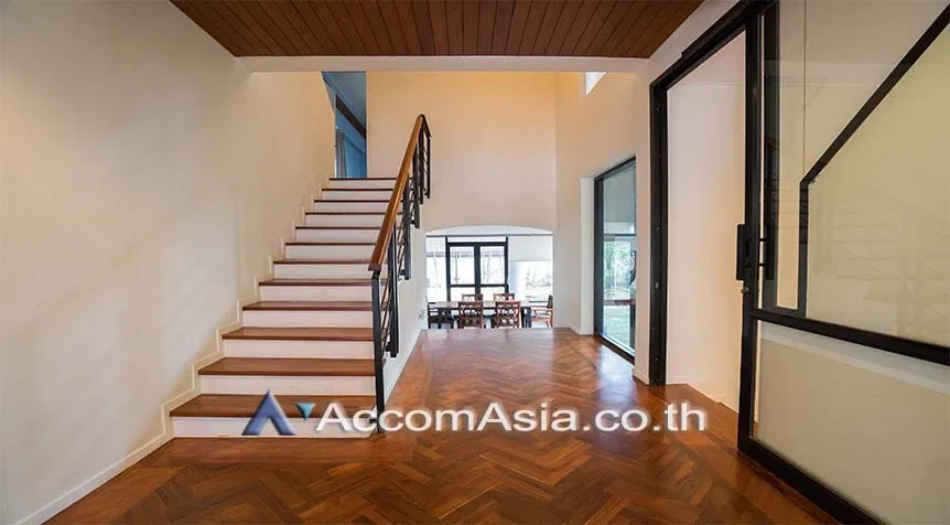 รูป 🔼🔽 AccomA 📩 Renovated house with garden and charming wood interiors (40181) - รูปที่ 6/17