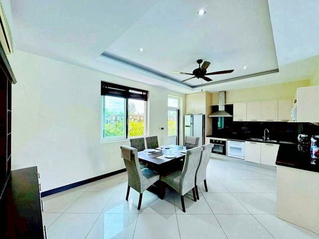 รูป ฟลาวเวอร์แลนด์ พัทยา 3.6กม. ให้เช่า พูลวิลล่า 4นอน สยามคันทรี คลับ โรลลิ่ง ฮิลล์ 3กม. ฝั่งข้ามทางรถไฟ ทุ่งกลม-ตาลหมัน 63ตร.วา. - รูปที่ 6/8