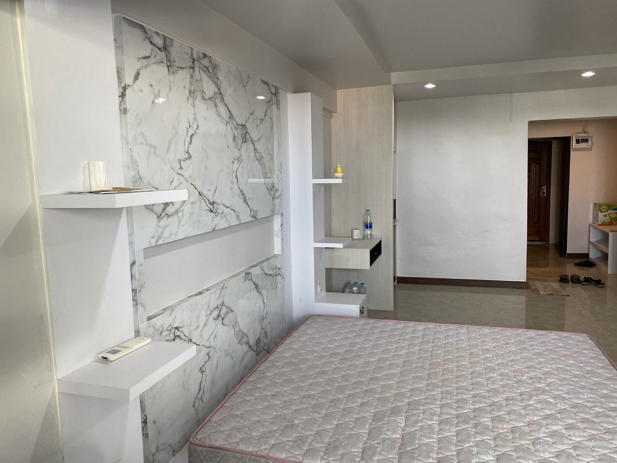 picture Sombat Pattaya Condotel Studio for Rent - 2/5