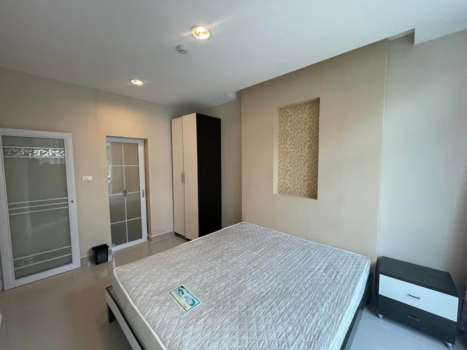 picture 1 Bedroom at CC Condominium 1 for Sale - 6/7