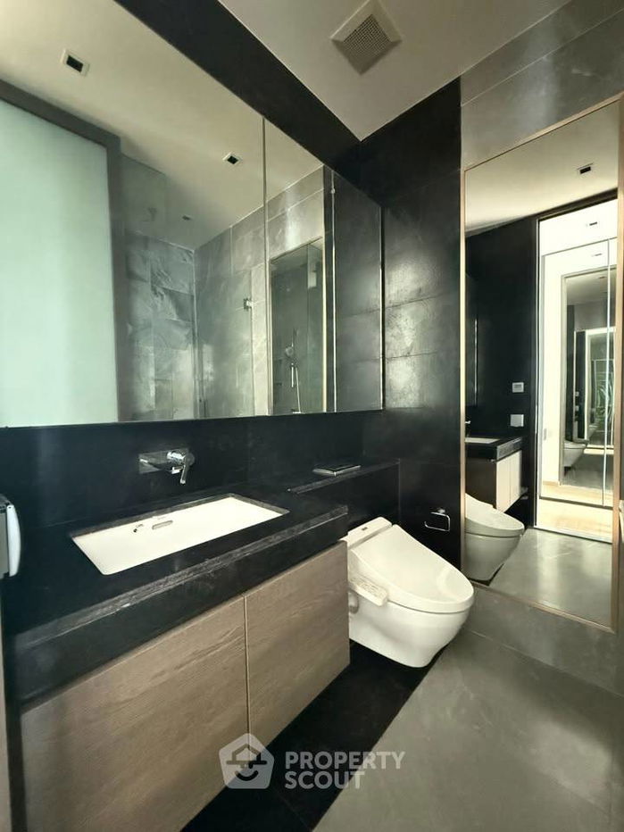 picture 2-BR Condo at 28 Chidlom near BTS Chit Lom (ID 2474165) - 7/10