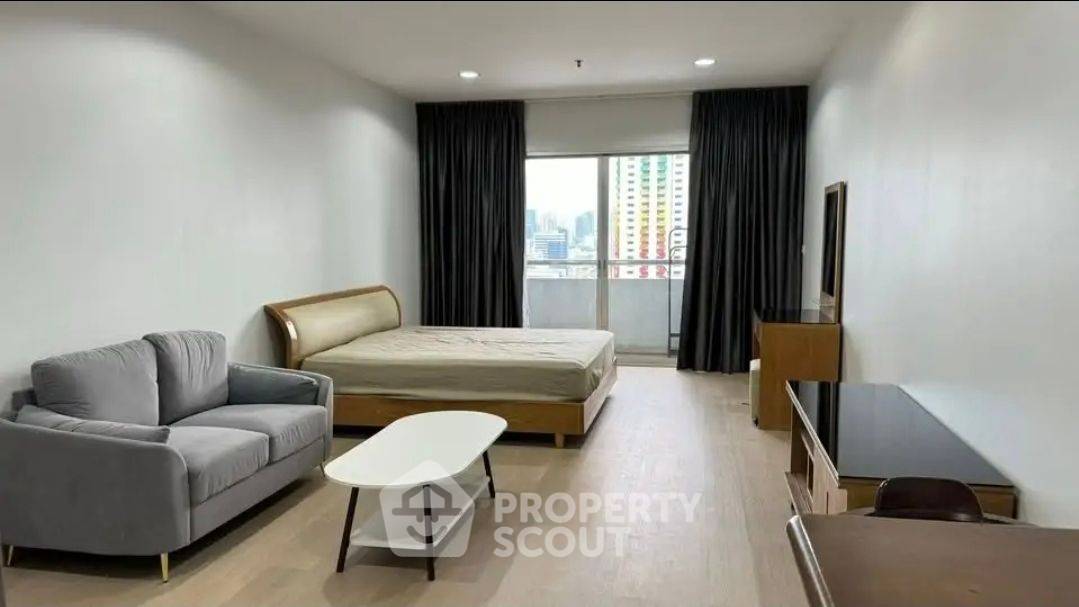 picture Studio Condo at The Platinum Condominium near ARL Ratchaprarop (ID 2476182) - 1/7