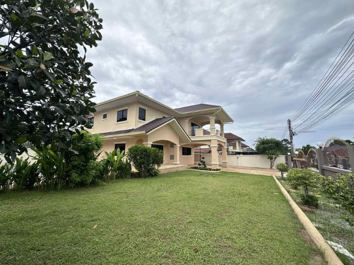 picture Large Pool Villa in Pattaya for Sale in Pattaya near HIGATE International school - 32/32