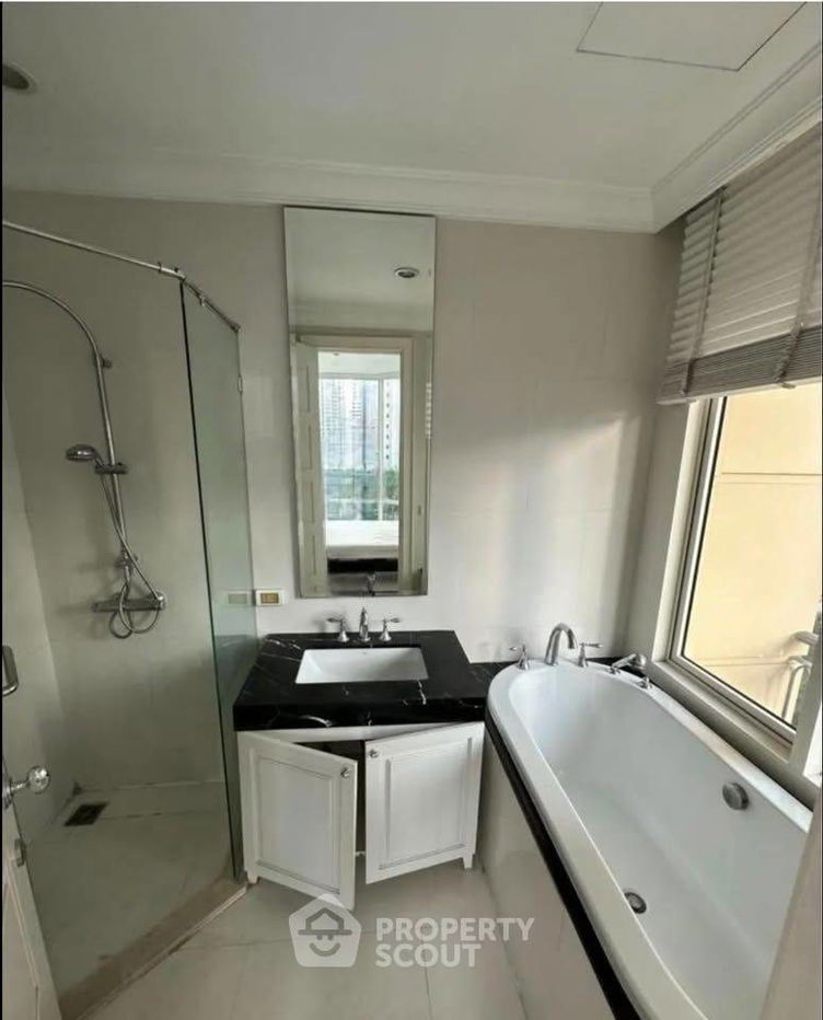 picture 3-BR Condo at Royce Private Residences near MRT Sukhumvit (ID 2474346) - 2/9