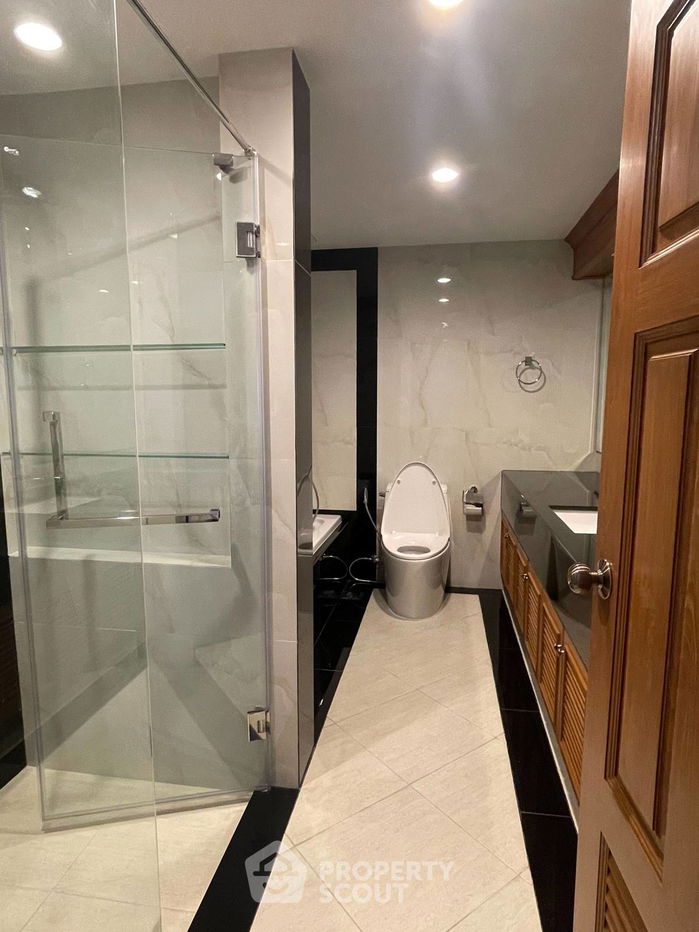 picture 3-BR Condo at Ruamsuk Condominium near BTS Thong Lor (ID 1817413) - 15/15