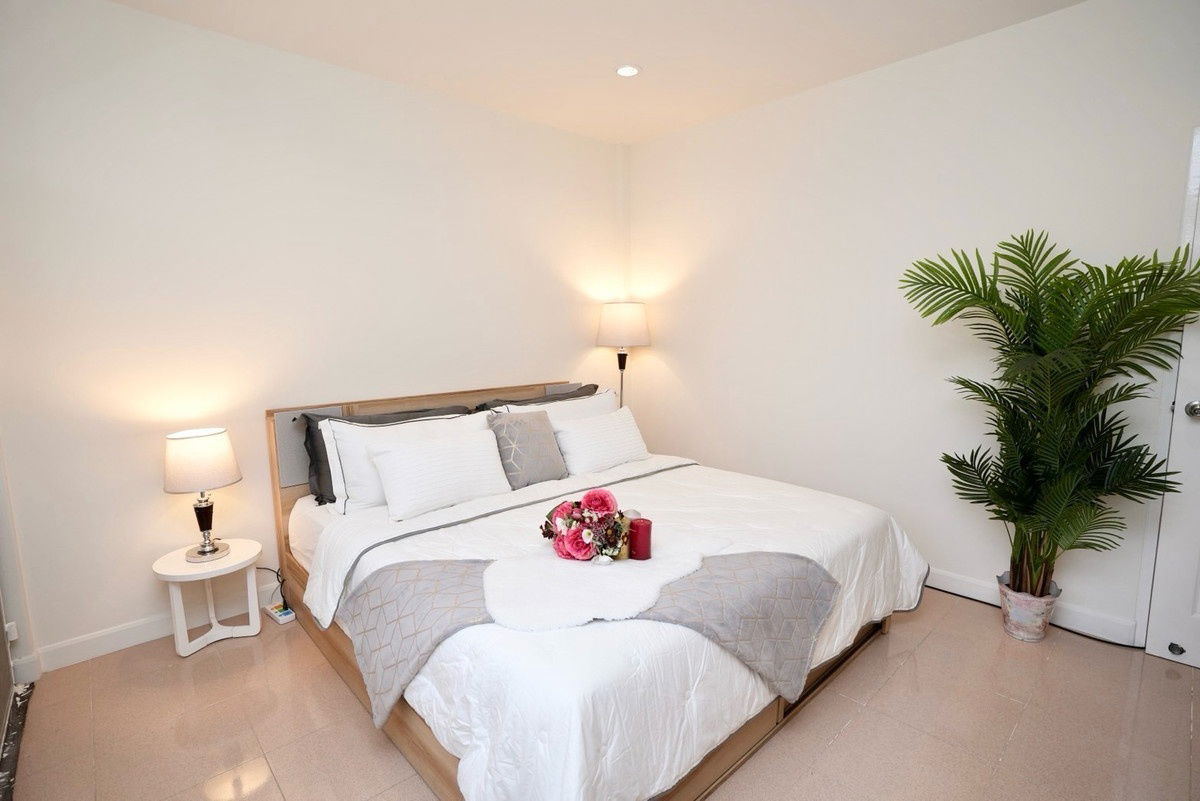 picture 🏡 2-Storey Townhouse for Sale – 🚇 Near Ladprao MRT ✨ Fully Renovated, Ready to Move In 💥 #FreeTransfer - 9/14