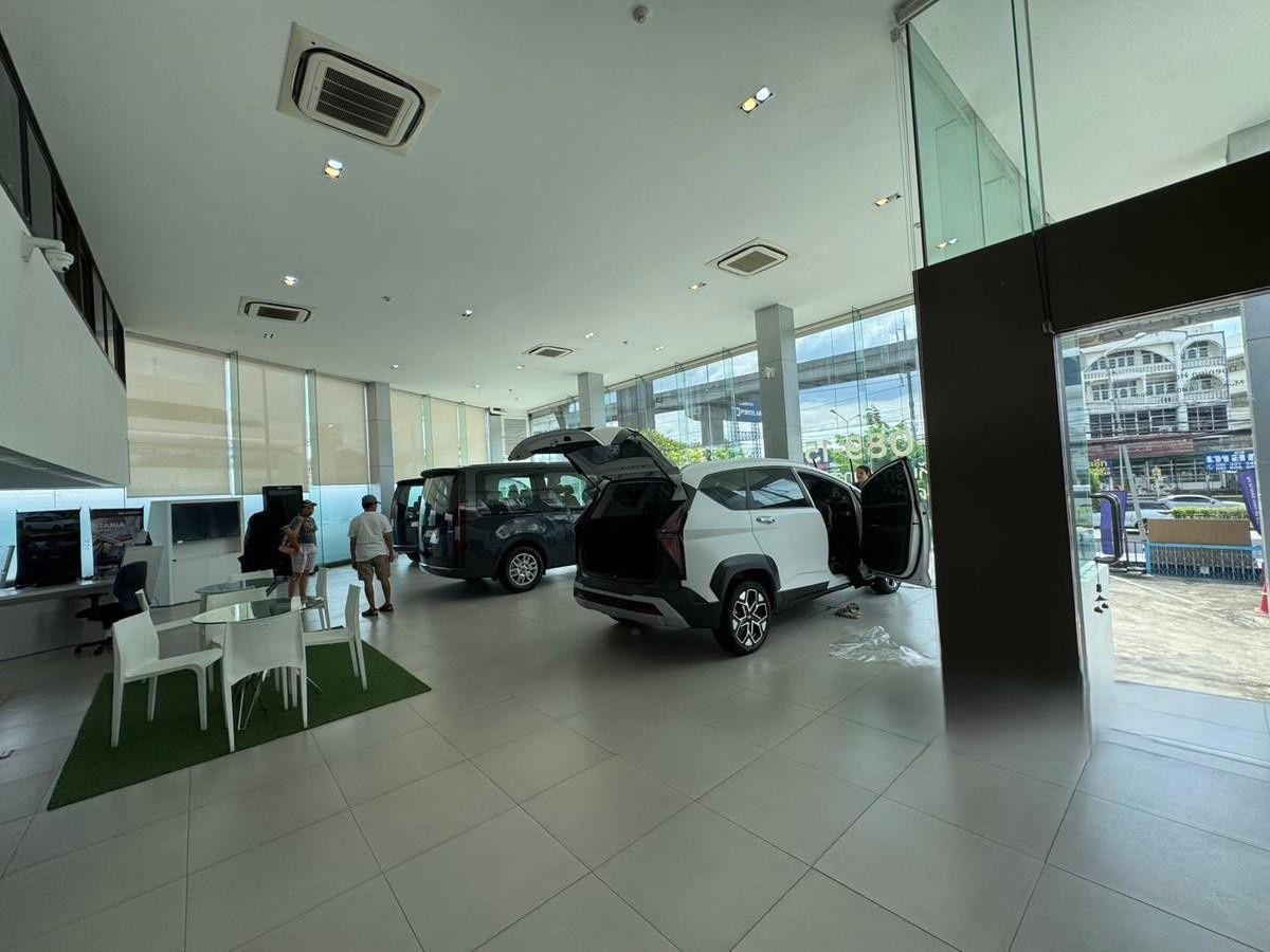 รูป WS6067 🚗✨ ปล่อยเช่าพื้นที่โชว์รูมรถ — ทำเลทอง รามอินทรา กม.4 ใกล้ BTS & Foodland! เพียง 300,000 บาท/เดือน - รูปที่ 3/8