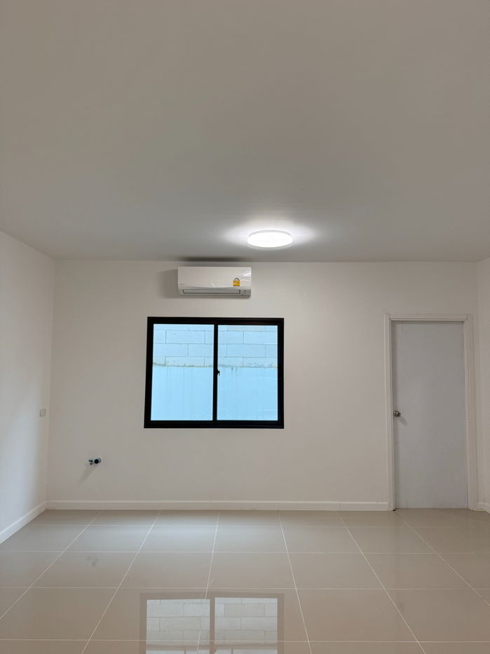 รูป ทาวน์โฮม เดอะ คอนเนค วงแหวน-พระราม 9 The Connect Wongwaen-Rama 9 เข้า-ออกได้หลายเส้นทาง ใกล้ทางด่วนศรีรัช (พระราม 9) - รูปที่ 5/29