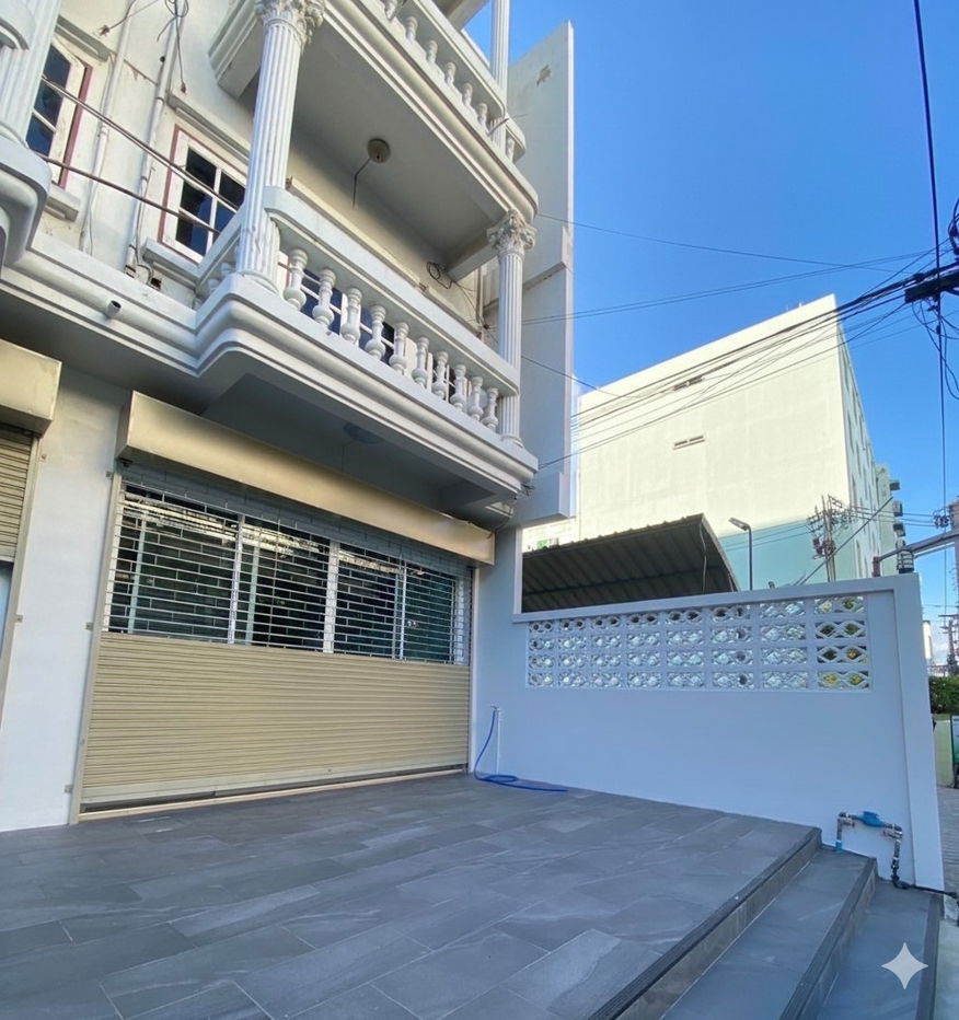 รูป Townhouse for rent near MRT Huai Khwang (SPSAD3714) - รูปที่ 1/12