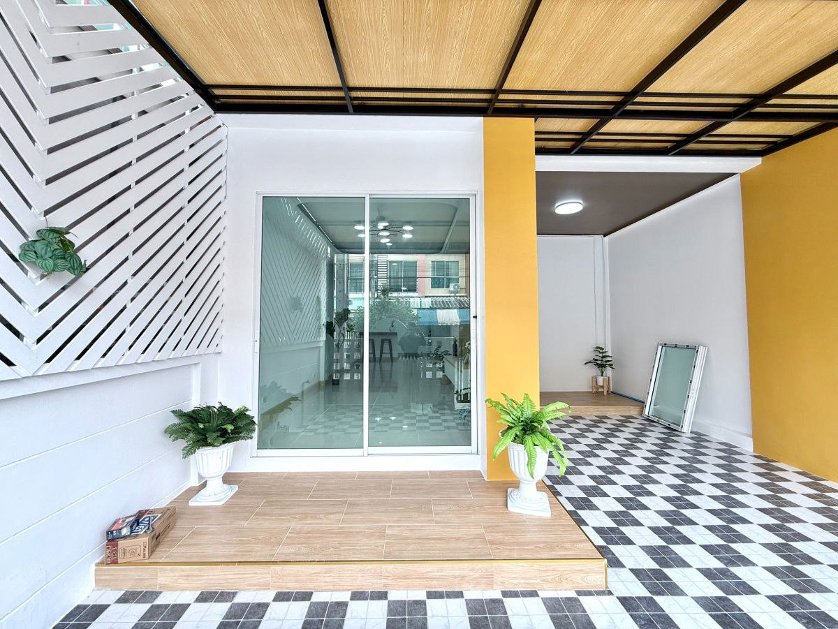 รูป ทาวน์เฮาส์2ชั้น ต้นโครงการ ตกแต่งรีโนเวทใหม่ ม.เพ็ญศิริ4 ซ.เลียบวารี25/1 คู้ขวา หนองจอก พร้อมเฟอร์ฯ - รูปที่ 4/25