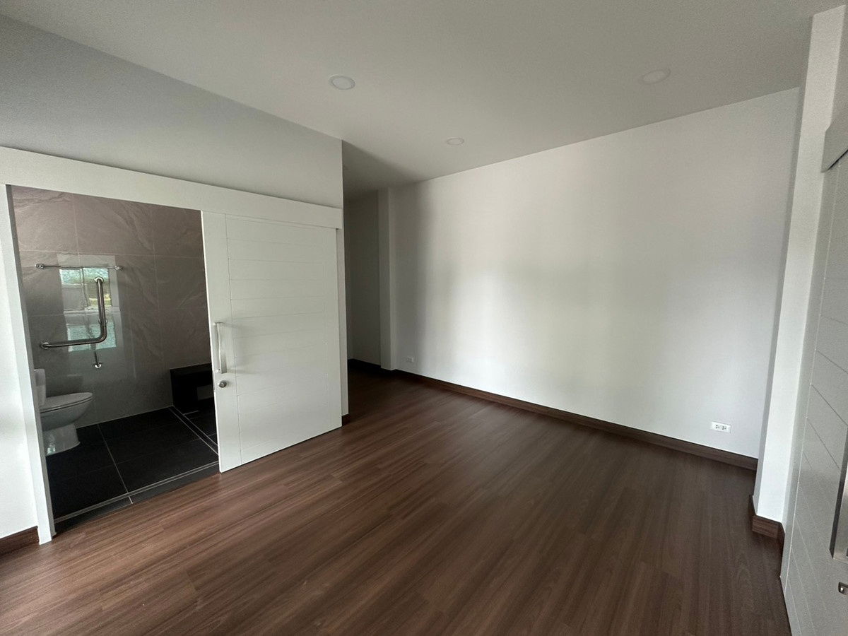 รูป 🏡 Luxury Single House ✨ ชั้นนำของโครงการ – 📏 แปลงใหญ่พิเศษ 🌳 ติดสวน 🏡 พร้อม Smart Home ทั้งหลัง - รูปที่ 5/20