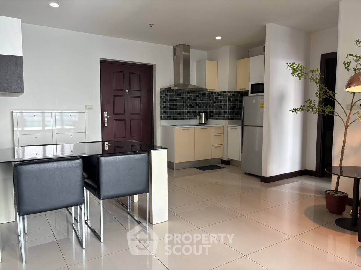 picture 2-BR Condo at The Prime11 Sukhumvit Condominium near BTS Nana (ID 2471854) - 3/16