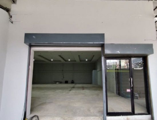 รูป ให้เช่า โกดังพร้อมสำนักงาน ซอยลาดพร้าววังหิน / พื้นที่โกดัง 420 ตารางเมตร / รถสิบล้อเข้าซอยได้ - รูปที่ 4/10