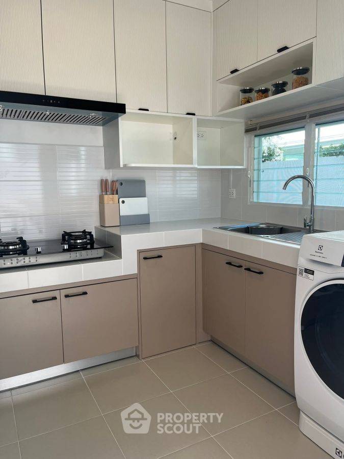 picture 3-BR House at Villaggio 2 Srinakarin-Bangna in Bang Kaeo (ID 2474342) - 5/10