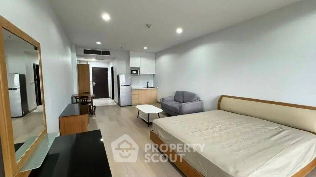 picture Studio Condo at The Platinum Condominium near ARL Ratchaprarop (ID 2476182) - 4/7
