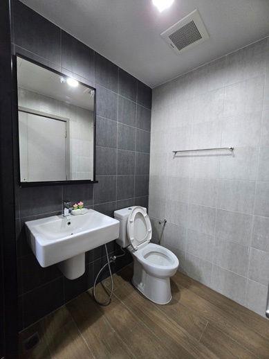 รูป 🔔New🔔 ให้เช่าห้องมุม ระเบียงกว้าง หันทิศเหนือ ลมเย็นสบาย The Base Garden พระราม 9 - รูปที่ 8/15