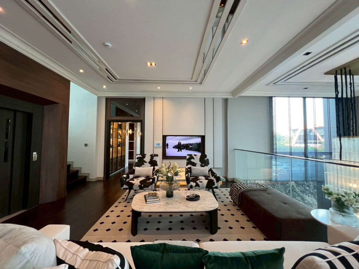 picture A luxurious 3-story mansion, part of the NEW SERIES at the GRAND BANGKOK BOULEVARD Yard BANGNA project. Exclusive to only 31 families. By SC ASSET. - 12/19