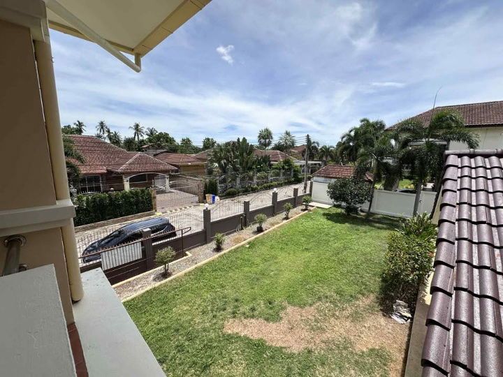 picture Large Pool Villa in Pattaya for Sale in Pattaya near HIGATE International school - 30/32