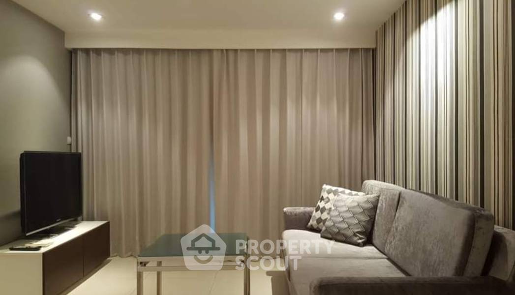 picture 2-BR Condo at Le Nice Ekkamai Condominium near BTS Ekkamai (ID 1372577) - 2/12
