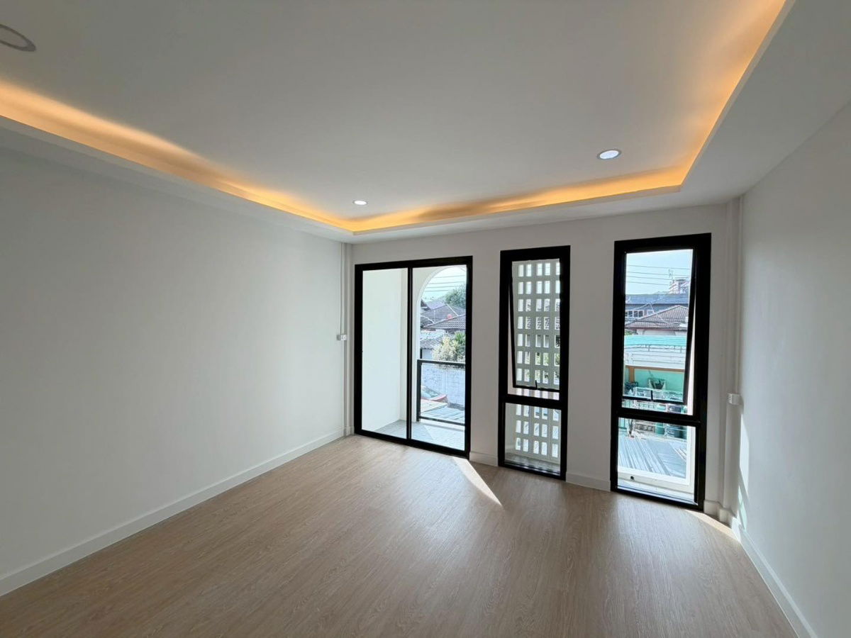 picture S959 🏠 For Sale: 2-story townhouse in a great location, Soi Senanikom 1, near Major Ratchayothin. Selling price: only 4.29 million baht. - 45/46