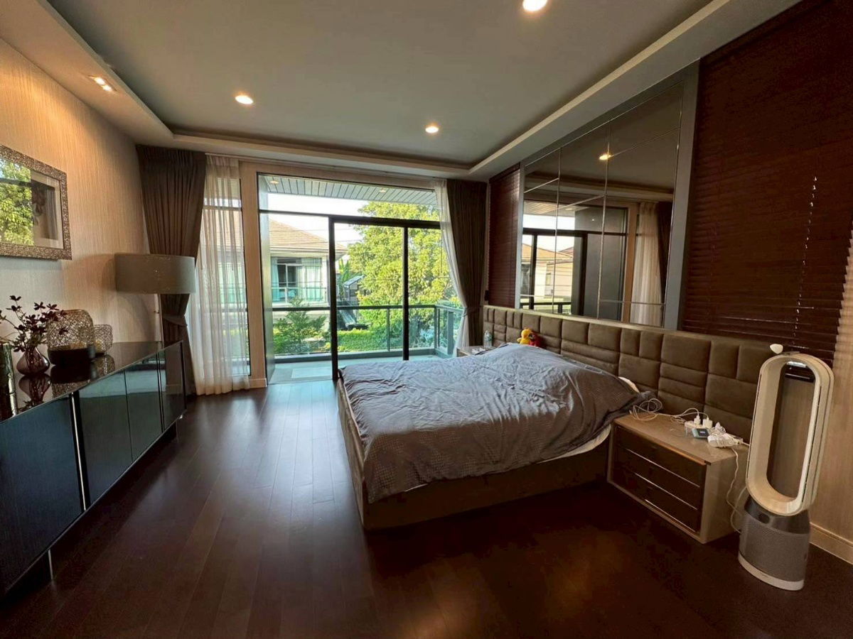 picture ST13727 - Setthasiri Krungthep Kreetha - 2/8