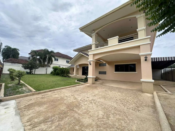 picture Large Pool Villa in Pattaya for Sale in Pattaya near HIGATE International school - 27/32