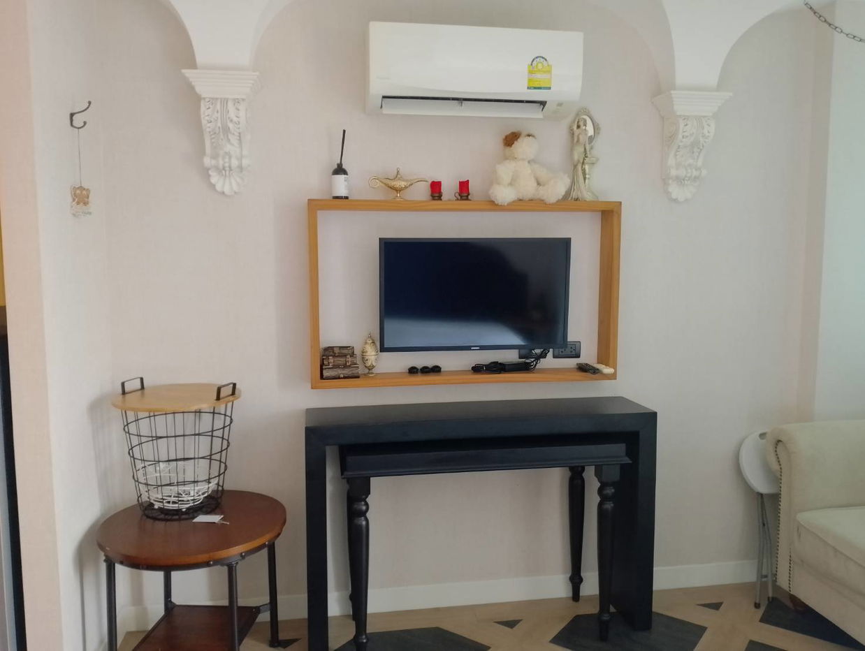 picture Espana Condo Resort Studio for Rent - 1/4