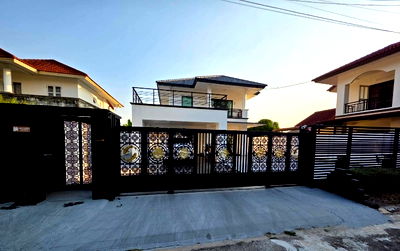 เช่าบ้านเดี่ยว ระยอง : ให้เช่าบ้านเดี่ยว 2 ชั้น ขนาด 80 ตร.วา พร้อมอยู่ เฟอร์นิเจอร์ครบ ใกล้โรบินสัน เดินทางสะดวก อยู่แหล่งชุมชน
มบ.สินทวี

