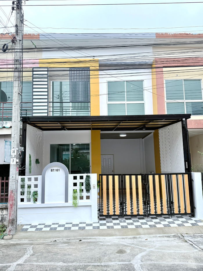 รูป ทาวน์เฮาส์2ชั้น ต้นโครงการ ตกแต่งรีโนเวทใหม่ ม.เพ็ญศิริ4 ซ.เลียบวารี25/1 คู้ขวา หนองจอก พร้อมเฟอร์ฯ - รูปที่ 24/25