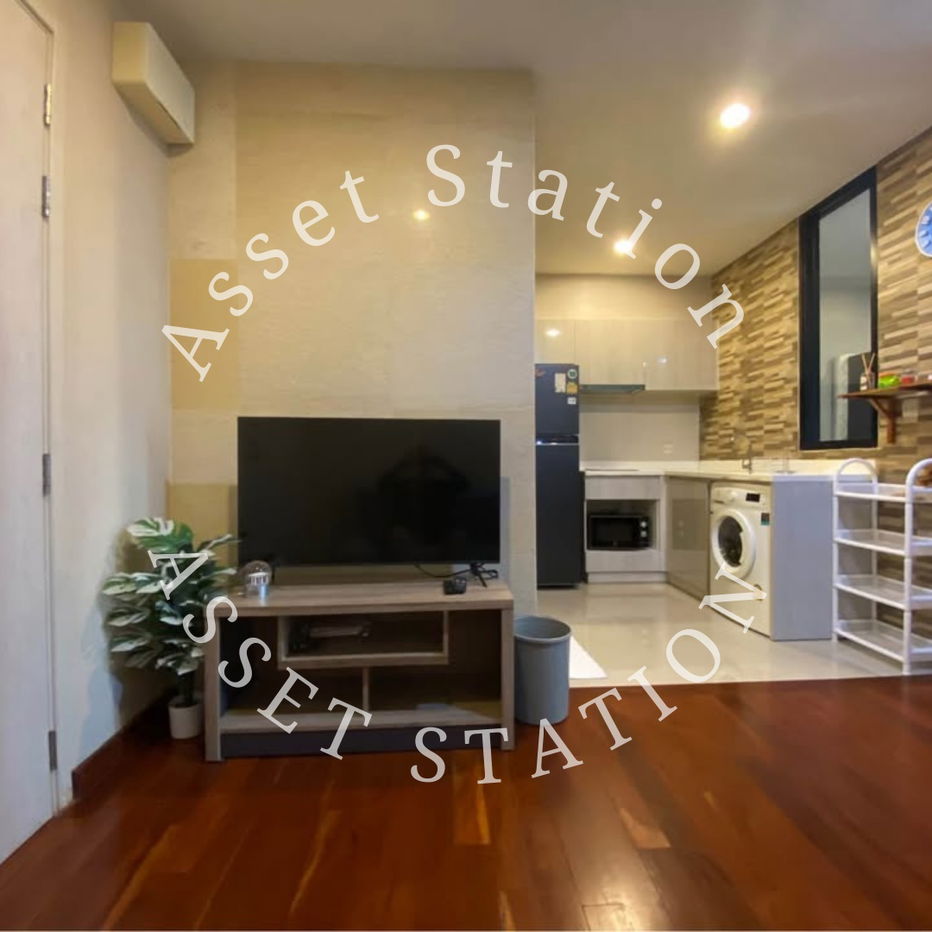 picture ðĒ For Rent: Life Asoke, a highly sought-after condo near Srinakharinwirot University and MRT Phetchaburi Station. - 11/12