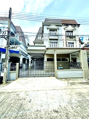 เช่าทาวน์โฮม อ่อนนุช 39/1 : ธัญญะ พาร์ค 1.5 กม.ศรีนครินทร์22-26 หรูหรา 5น้ำ อ่อนนุช 37-41 5นอน MRT คลองกลันตัน 1.4 กม. ให้เช่าบ้าน3 ชั้น ใหม่ สภาพดี