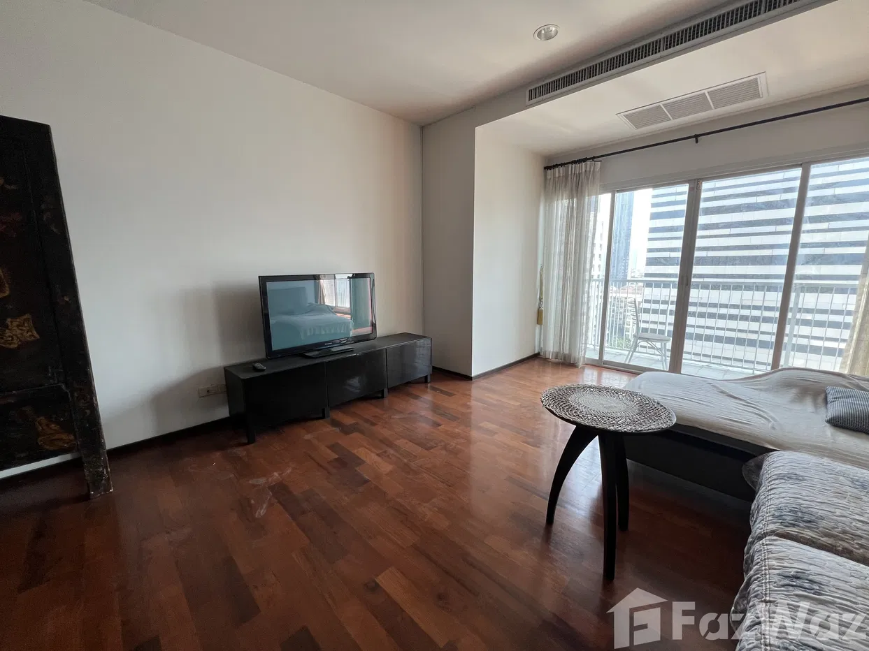 picture . 5924760 - 10/19