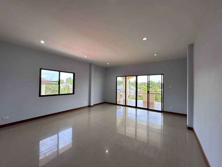 picture Large Pool Villa in Pattaya for Sale in Pattaya near HIGATE International school - 9/32