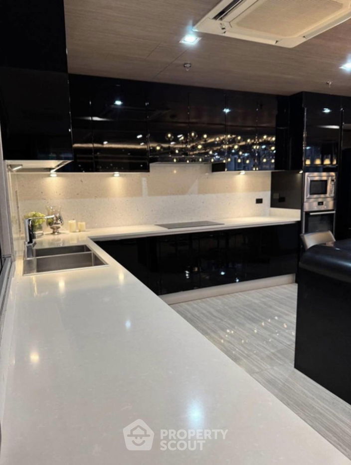 picture 3-BR Condo at Citi Smart Sukhumvit 18 near BTS Asok (ID 2473678) - 8/21