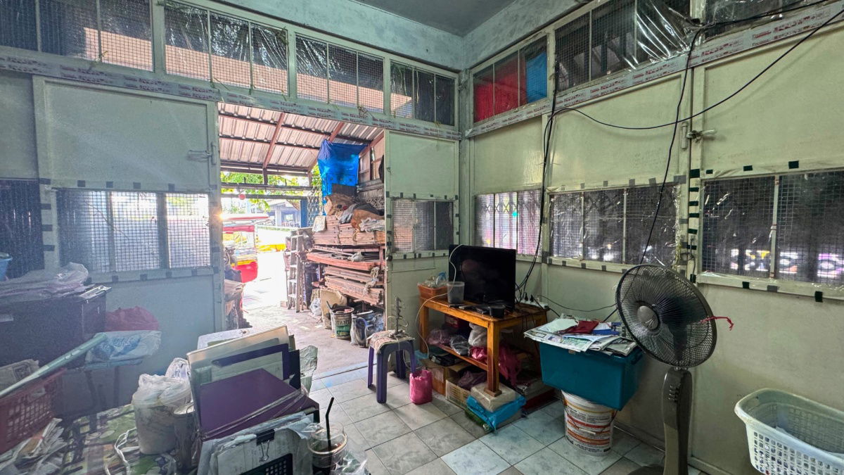 รูป ให้เช่าอาคารพาณิชย์ 3 ชั้นพร้อมโกดังเก็บสินค้า พื้นที่กว่า 52.8 ตารางวา ตำแหน่งหัวมุมถนนใหญ่ประชาอุทิศ และ ซอยประชาอุทิศ 99 - รูปที่ 16/33