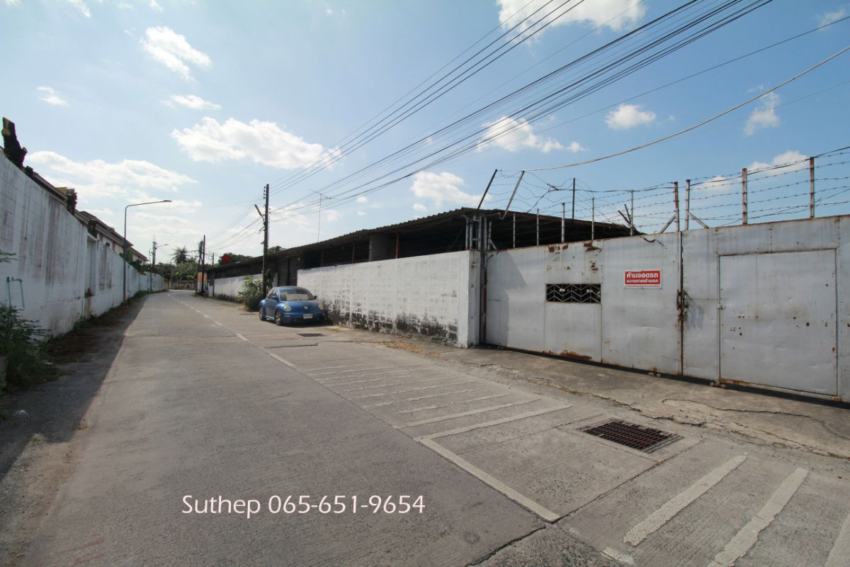 picture Land for Sale: 3-2-74 Rai Red-Zone Commercial Land with Warehouse in Mueang Chonburi, Next to Global House and only 130 m from Road 361 (8-lane) - 11/20