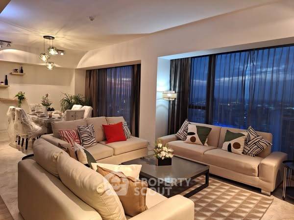 picture 3-BR Condo at The Met Sathorn near BTS Chong Nonsi (ID 2324747) - 2/15