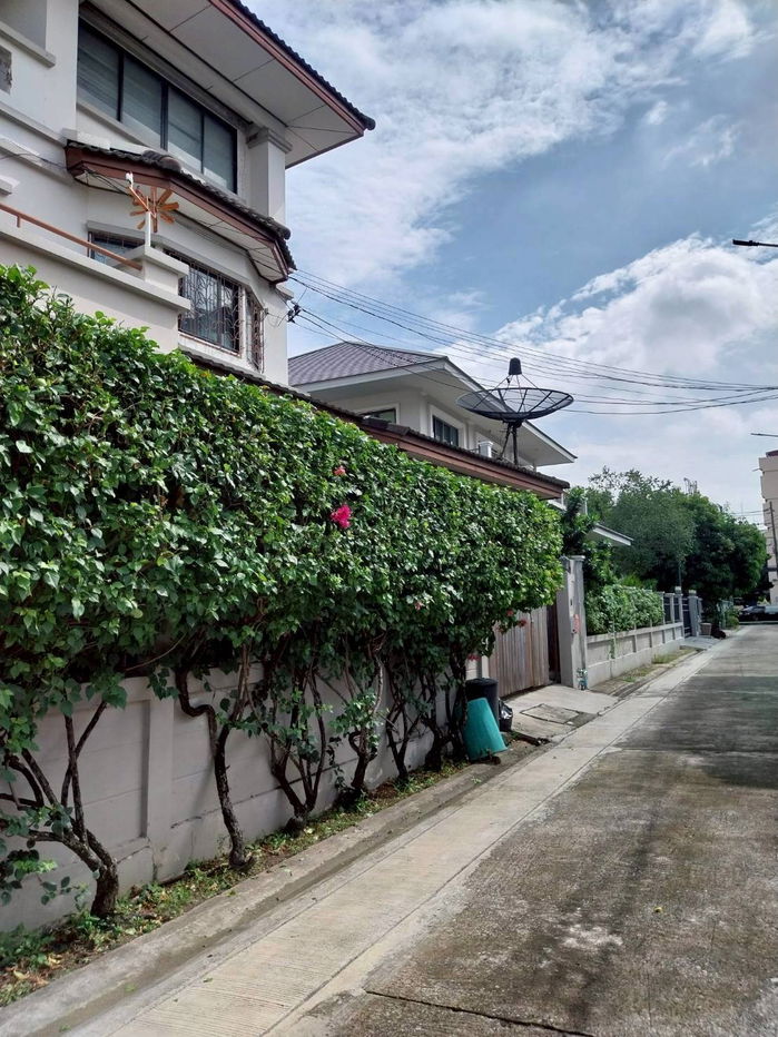 รูป 072AGJD บ้านเดี่ยวสภาพใหม่ ใจกลางพหลโยธิน 24 - รูปที่ 2/10