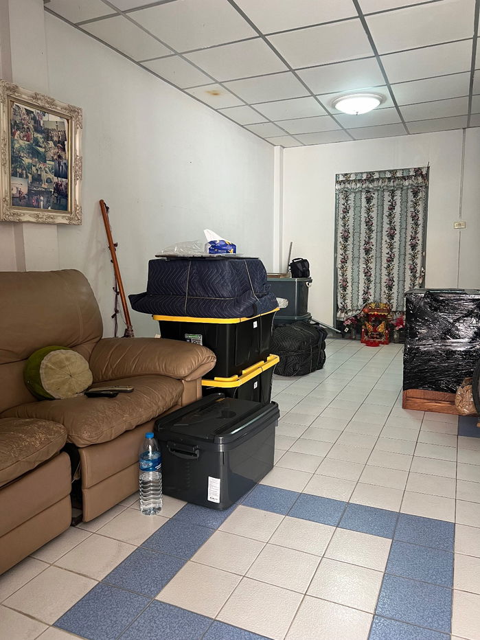 picture Two-Story Townhouse, Kanda Rama 2 Village, Samut Sakhon Best price! Worth buying to renovate for personal use or for profit from resale - 3/17