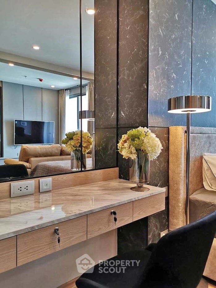 picture 1-BR Condo at Q Chid Lom - Phetchaburi near BTS Chit Lom (ID 2414290) - 2/12