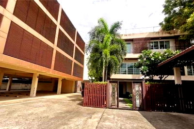 สำนักงาน เขตพระโขนง : ขาย อาคารสำนักงาน 4 ชั้น (สุขุมวิท 101 ซอยย่อยปุณณวิถี 34) เลขที่ 1040/19